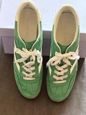 Steve Madden Sneakers